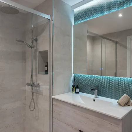 Terrace By The Sea Penthouse & Puerto De * Естепона