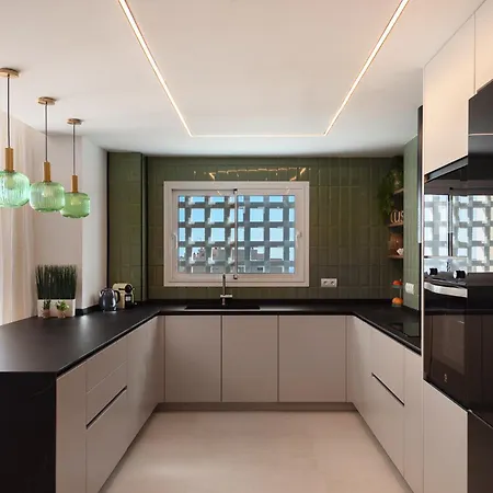 Апартаменти Terrace By The Sea Penthouse & Puerto De