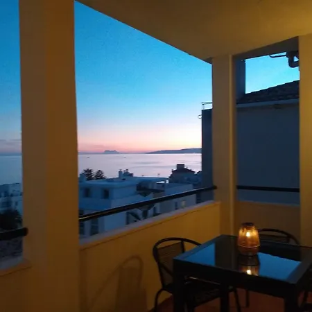 Terrace By The Sea Penthouse & Puerto De إِستيبونا