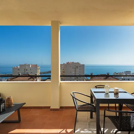 Terrace By The Sea Penthouse & Puerto De Appartamento Estepona